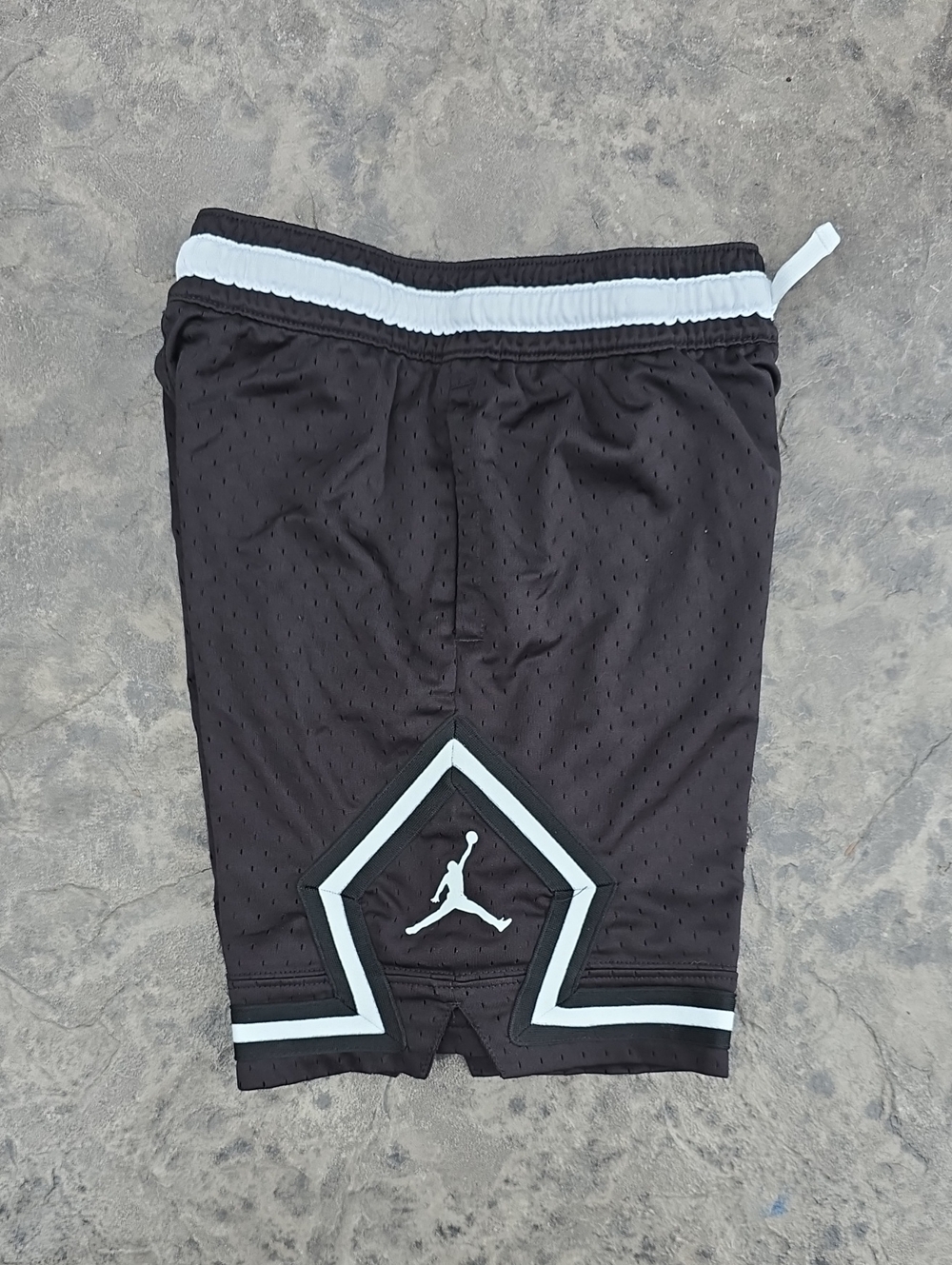 Jordan Youth Black Basketball Shorts with White Trim MEDIUM 10-12 EUC